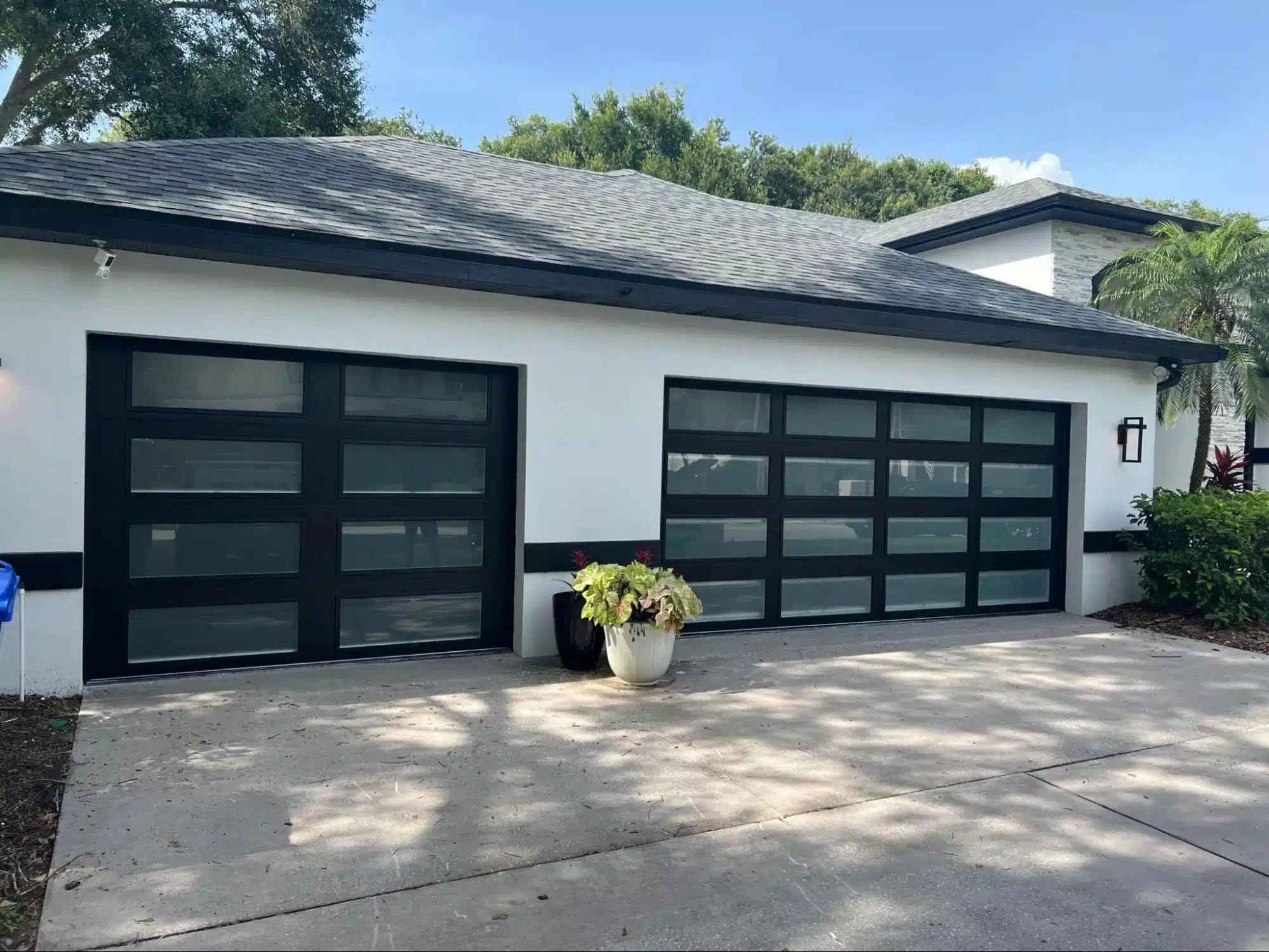 Garage Door Services in South Tampa: How Routine Maintenance Can Prevent Costly Repairs